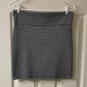 🌷3 for$25🌷Candy Couture, US S, Black & White Geometric Print Bodycon Mini Skirt